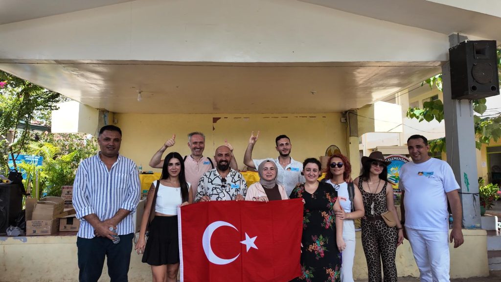 Muhammet Aydın’dan Filipinler’de anlamlı Türkiye tanıtımı
