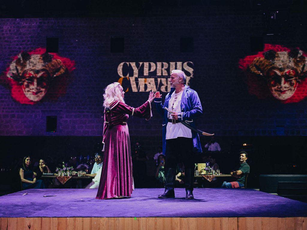 VENEDİK SARAYI’NDA CABARET GECESİ: TÜM GÖZLER BU SHOWDAYDI