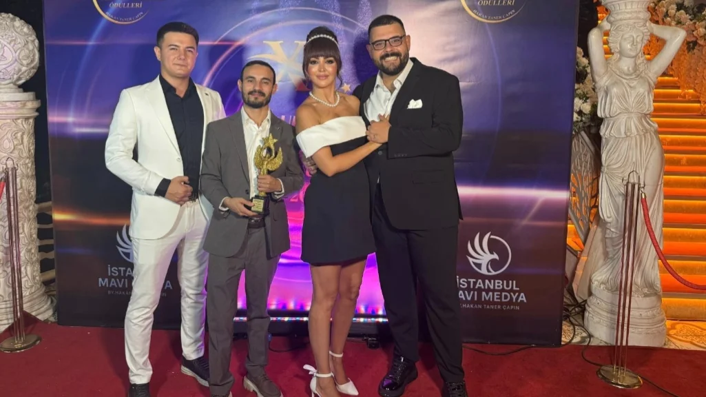 ALTIN YILDIZ ÖDÜL TÖRENİNDE EREN KESER DİŞ KLİNİĞİ DİKKAT ÇEKTİ