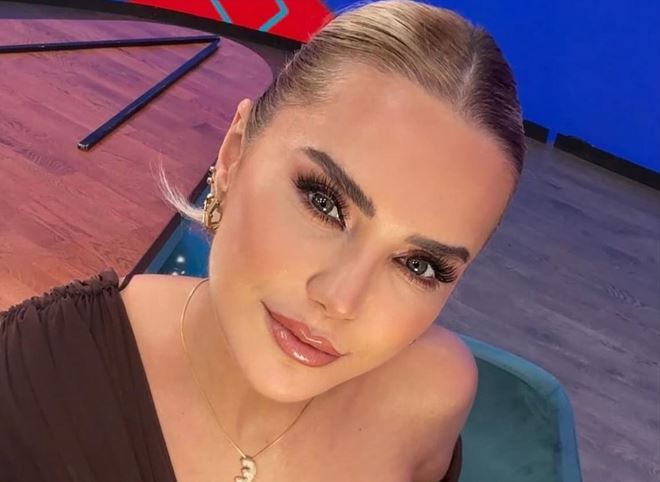 Ebru Yazıcı’dan 2026 Bombası!  “Ece Erken’in Yılı: Parıltının ve Zaferin Zirvesi”
