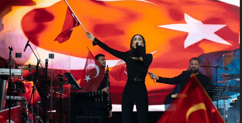 Elif Buse Doğan, Cumhuriyet Bayramı’nı Tokat’ta Coşkulu Bir Konserle Kutladı