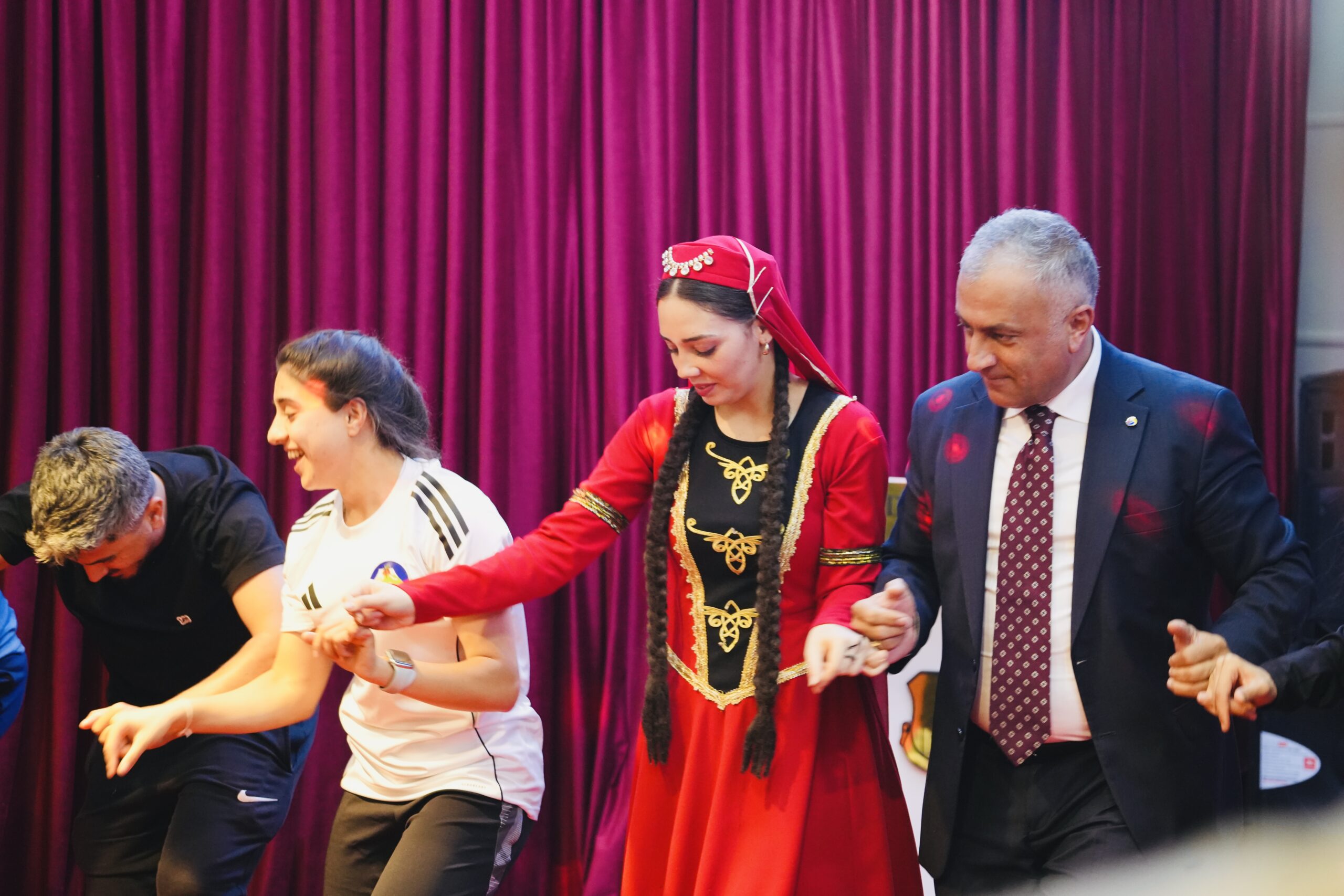 Grand Ani Hotel’den Anlamlı Ev Sahipliği: Cumhurbaşkanımız ve Milli Savunma Bakanımızın Desteklediği Kadın Futbolunun Gururu Kars’ta Kutlandı