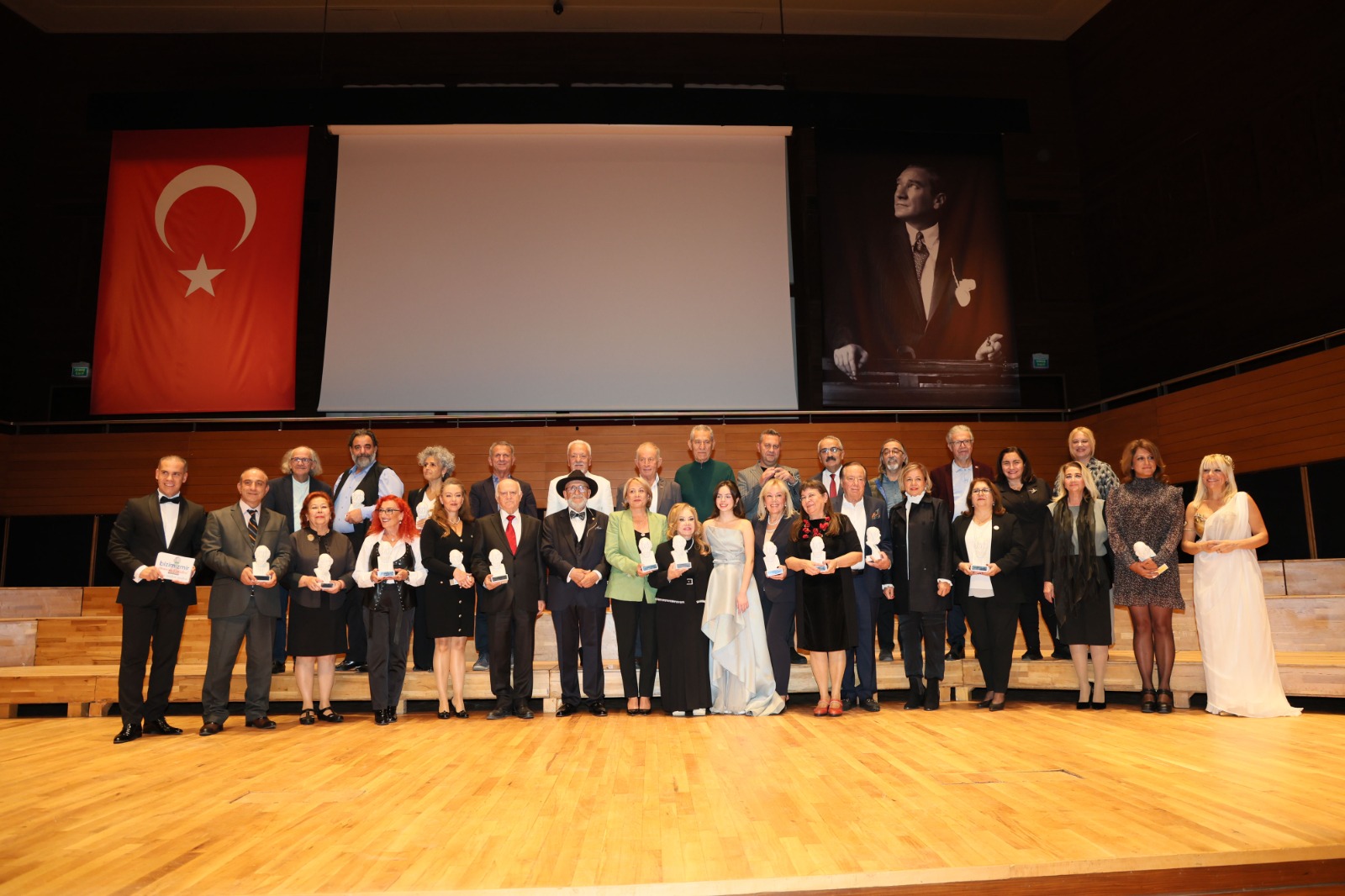 Bizimizmir Homeros Ödülleri dördüncü kez sahiplerini buldu