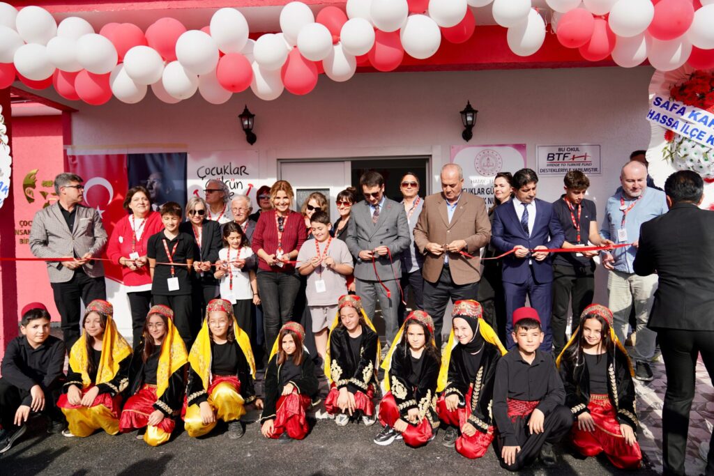 ÇOCUKLAR GÜLSÜN DİYE DERNEĞİ 59. ANAOKULUNU HATAY HASSA’DA AÇTI