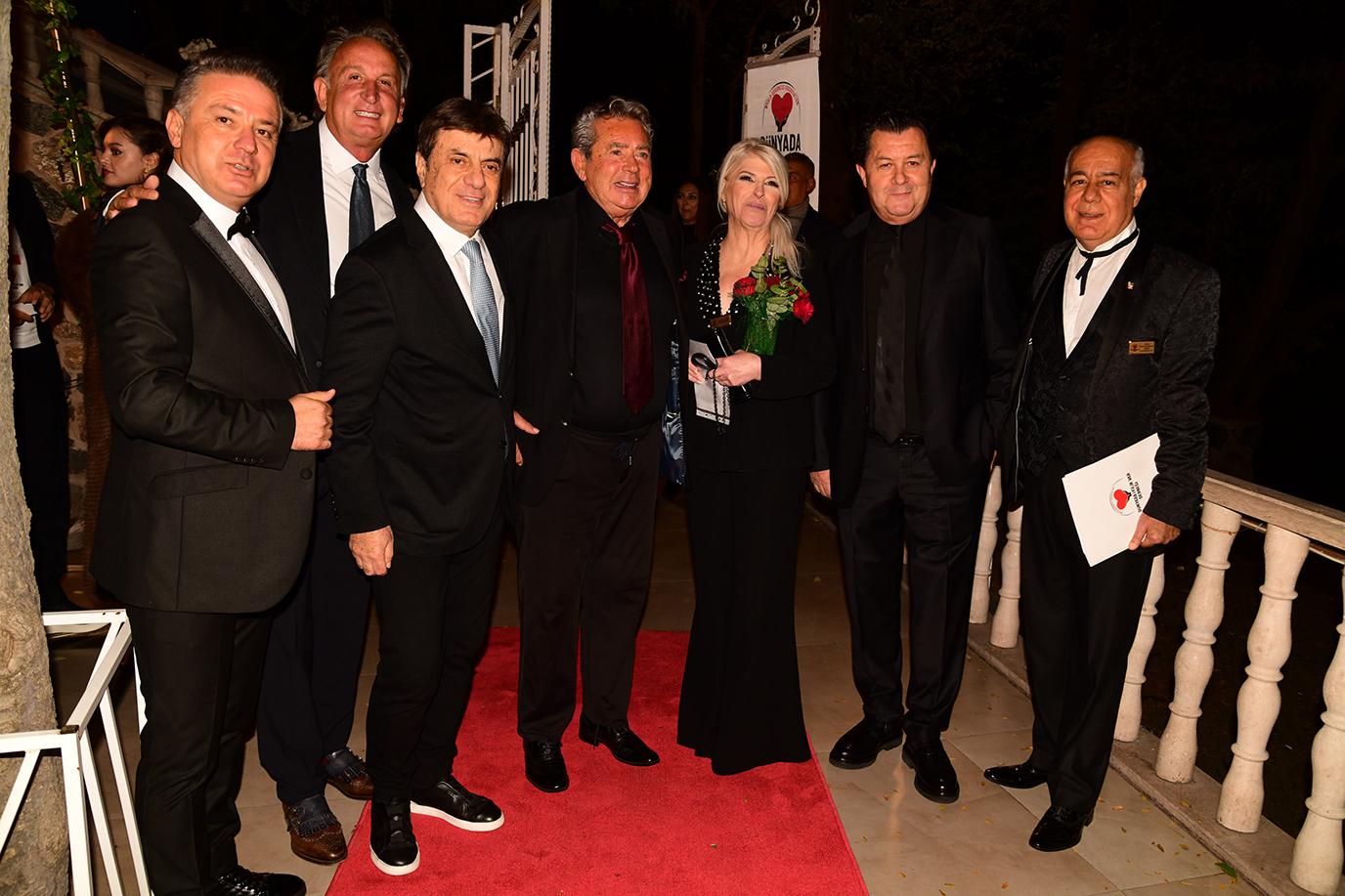 Dünyada İyilik Var derneği 1. Yaşında