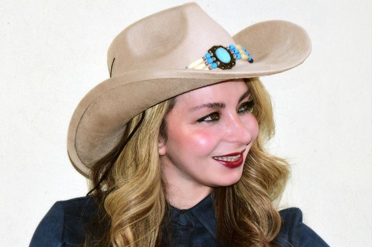 Atike’den   ’10 Dilde 10 Şarkı’