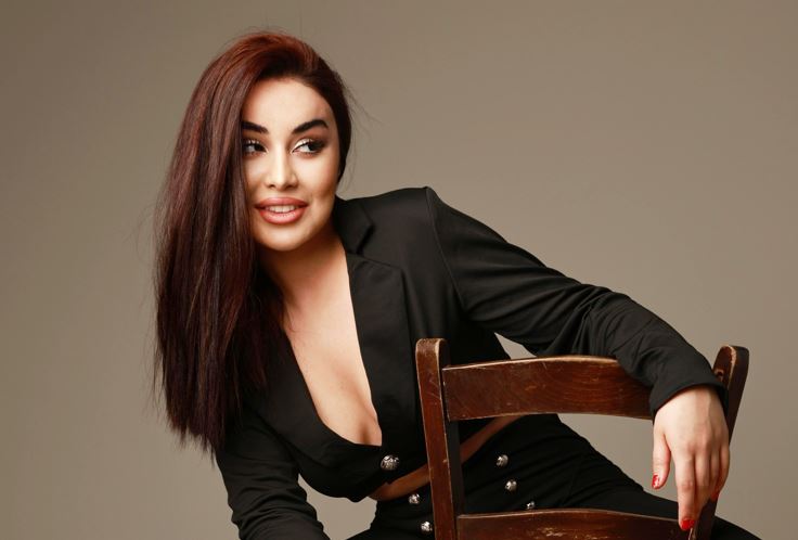 NUR FARAJ ÖNCE KENDİMİ TANIDIM