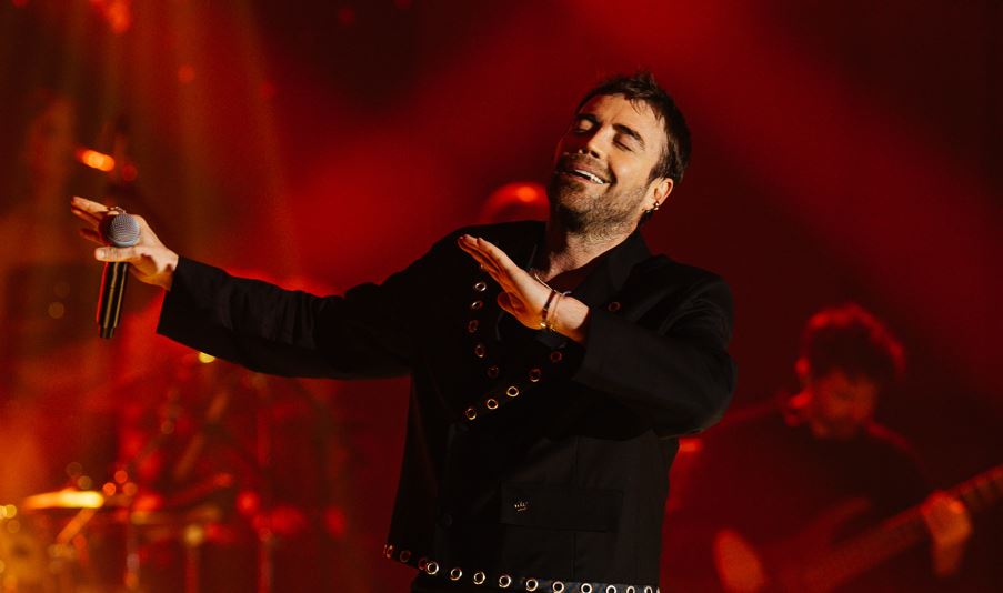 Murat Dalkılıç’tan Yeni Yıla Müzik Dolu Merhaba