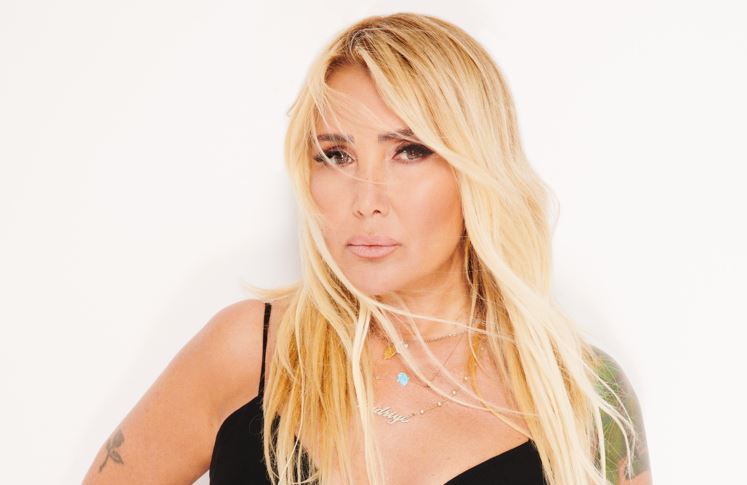 Yonca Evcimik “90’lar Ekspresi” için kampa girdi