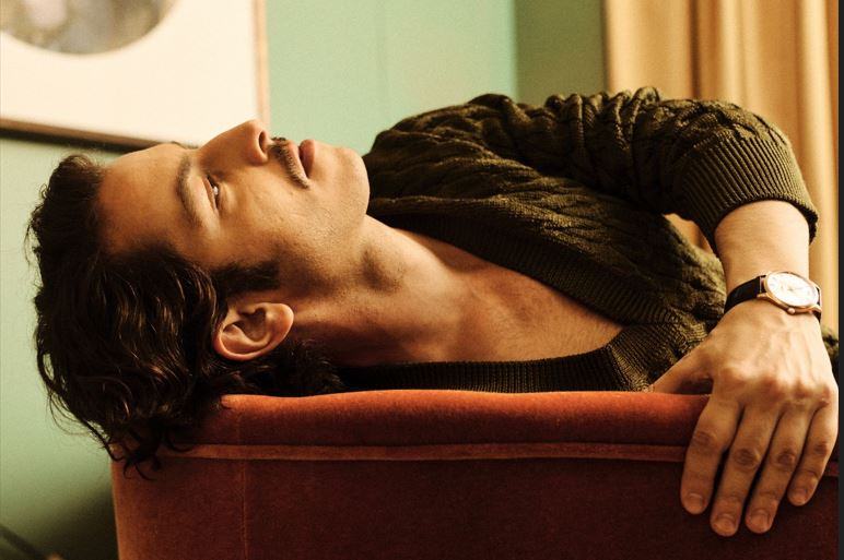 Boran Kuzum, “Hayat kısa. Bana ait olanın beni bulacağını biliyorum” sözleriyle yolculuğunu özetliyor.