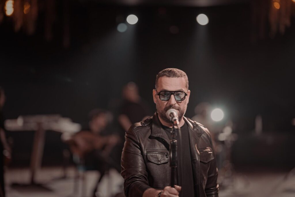 MÜZİĞİN GÜÇLÜ YORUMCUSU ÜMİT YAŞAR’DAN “YÜRÜDÜM”