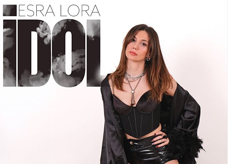 YAZA YENİ SOLUK ESRA LORA’DAN “iDOL”
