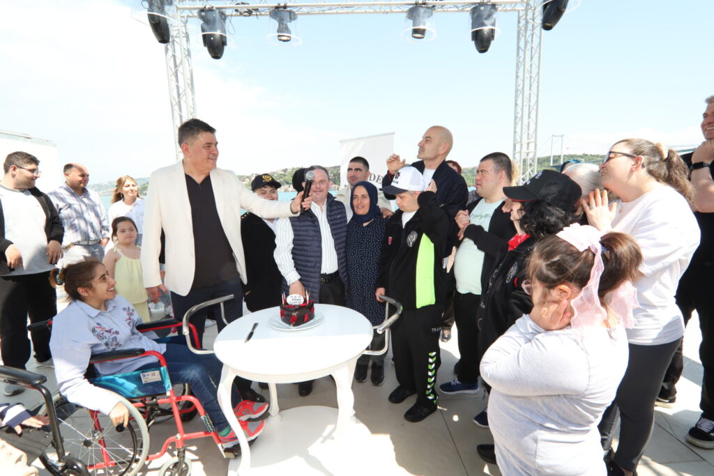Altay’dan Örnek Davet: Boğaz’da Gönül Köprüsü Kuruldu!