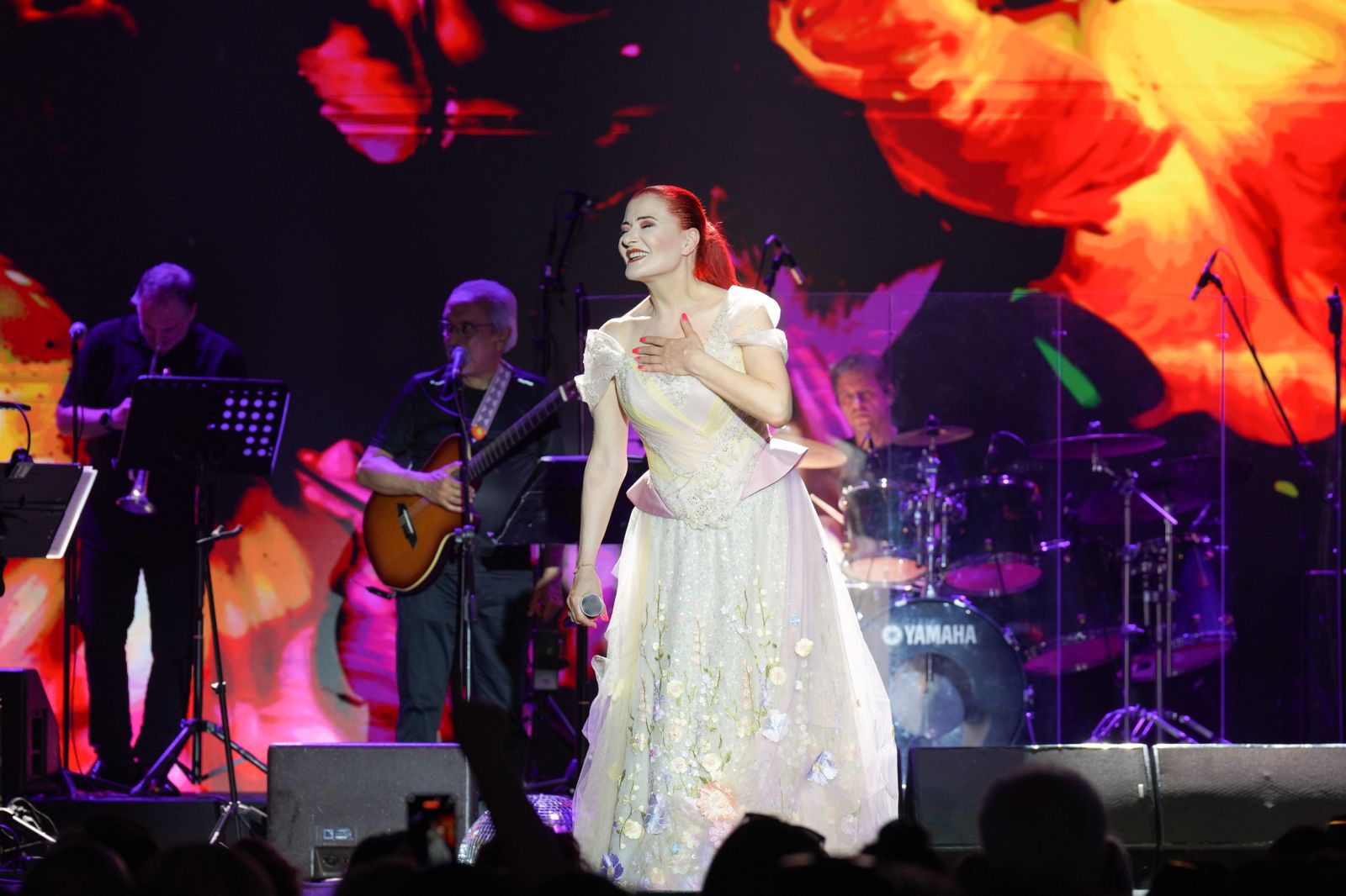 Candan Erçetin’den Anneler Günü’nde Unutulmaz Bir Konser