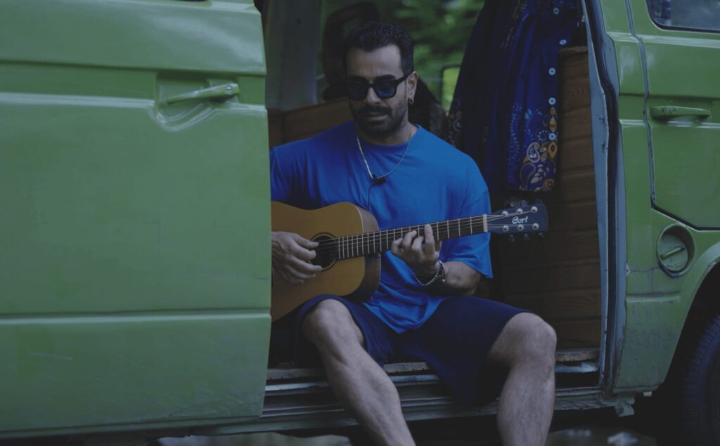 GÖKHAN TÜRKMEN’DEN “YALAN”A HOPA’DAN GELEN AKUSTİK DOKUNUŞ