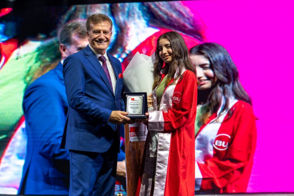 Antalya Belek Üniversitesi’nde mezuniyet coşkusu