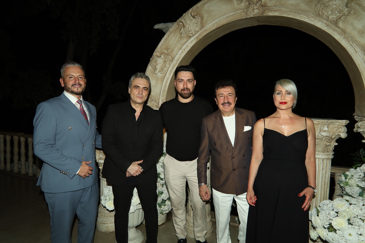 SVADBA ZİNCİRLERİ SAHİBİ SEMİH HOT YAŞGÜNÜNÜ SANAT VE CEMİYET DÜNYASININ ÜNLÜ İSİMLERİYLE KUTLADI!